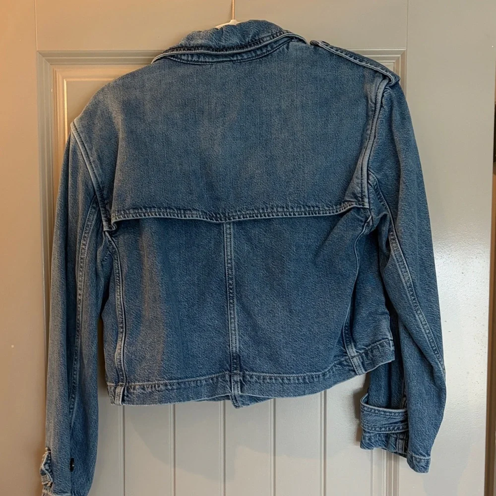 GAP Double-Breasted Cropped Denim Jacket - Medium Wash Blue - Picture 2 of 2
